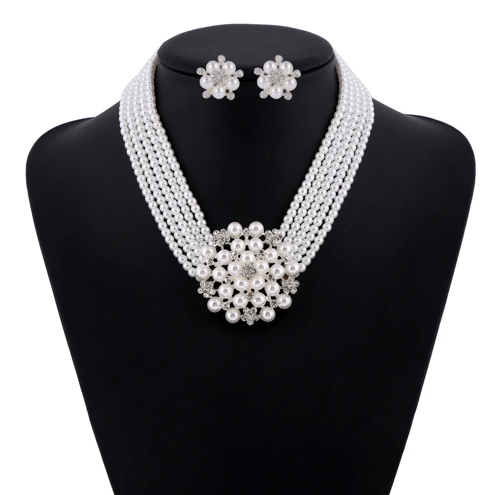 Autreyヘップバーンパールネックレスとブレスレットセット - Women'S Accessories In The 1950S のレビューと価格