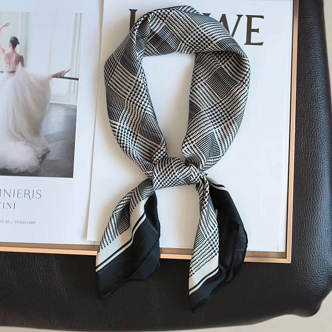 新ファッションゼブラプリントスクエアスカーフソフトサテン薄い - Silk Scarf Square のレビューと価格